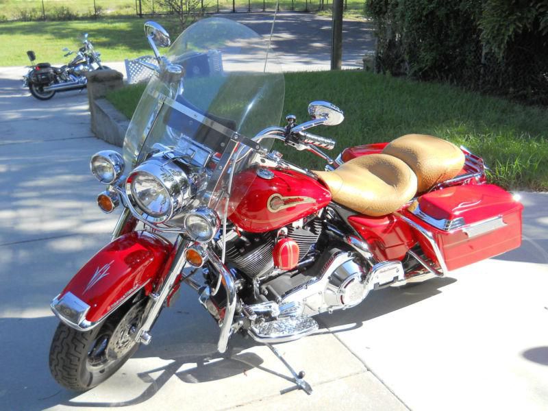 Harley road king "fire fighter special 1st. edition"