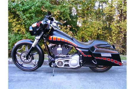 2006 Harley-Davidson FLHX Cruiser 