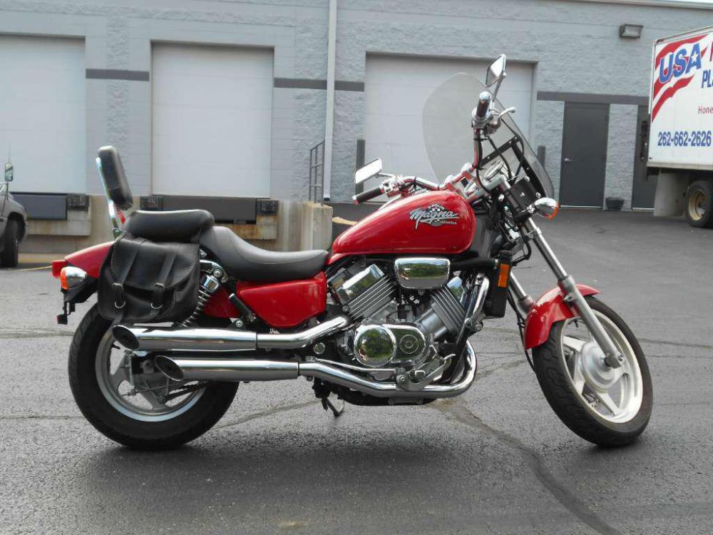 1994 honda magna 750  cruiser 