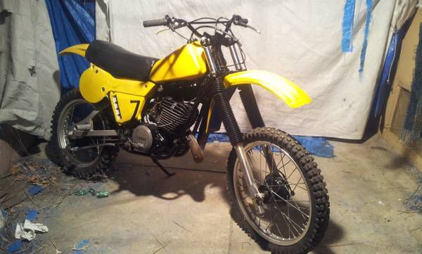 1976 Yamaha IT 400cc dirtbike, very fast, runs great, 2 stroke