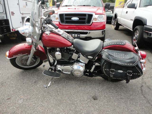 Used 2006 HARLEY-DAVIDSON FLSTCI-HERITAGE for sale.