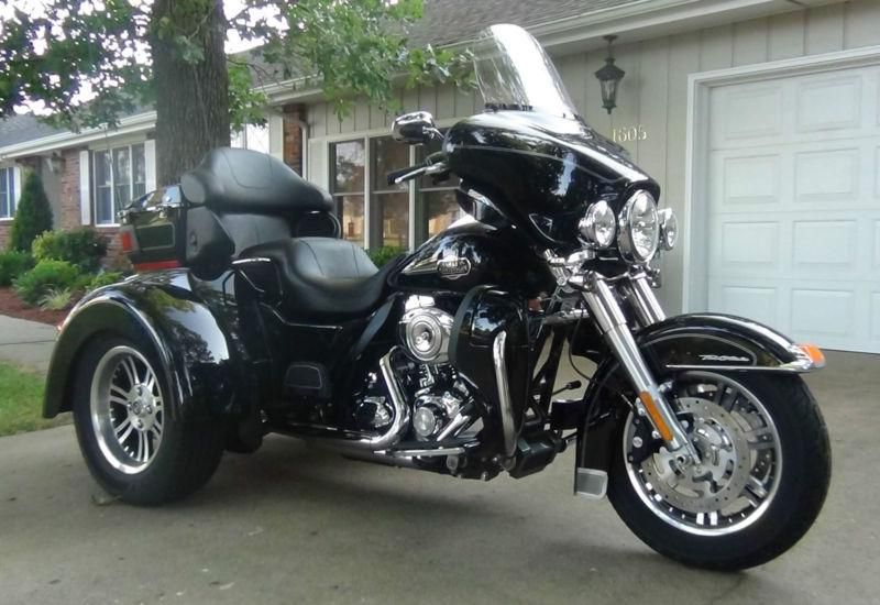 2012 HARLEY DAVIDSON ULTRA CLASSIC TRIGLIDE