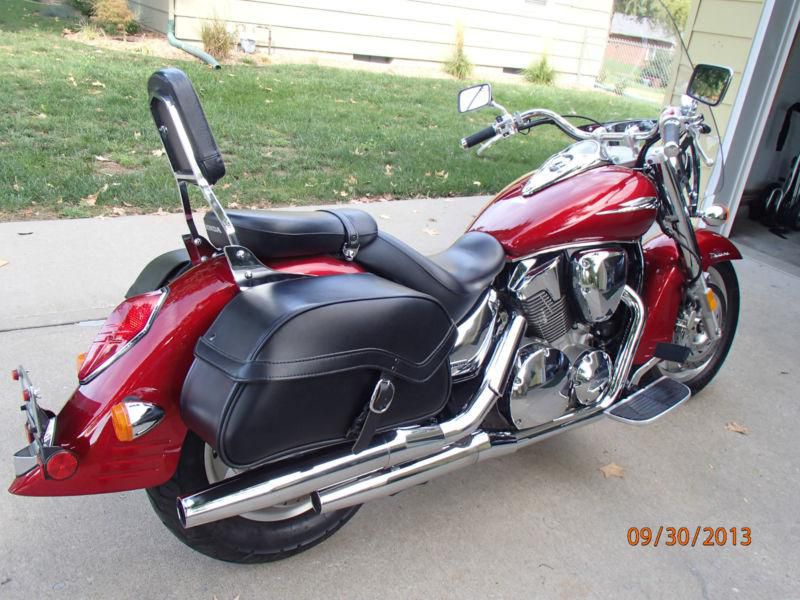 Beautiful  vtx/rt 1300 ,like new with only 1600 miles. low reserve