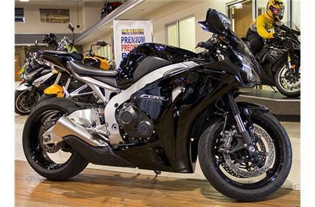 2011 Honda CBR10RRB Sportbike 