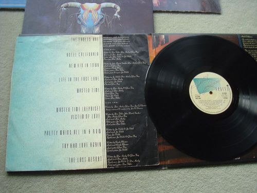 4 Eagles 70s vinyl LPs albums Hotel California Desperado One of these nights, image 4