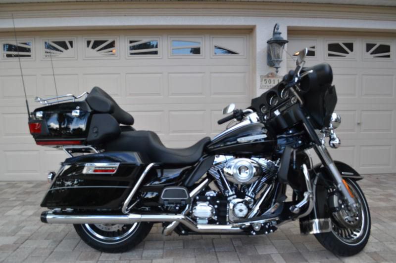 2012 harley davidson ultra classic limited  flhtk like new!