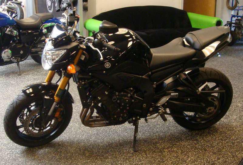 2011 yamaha fz8  sportbike 