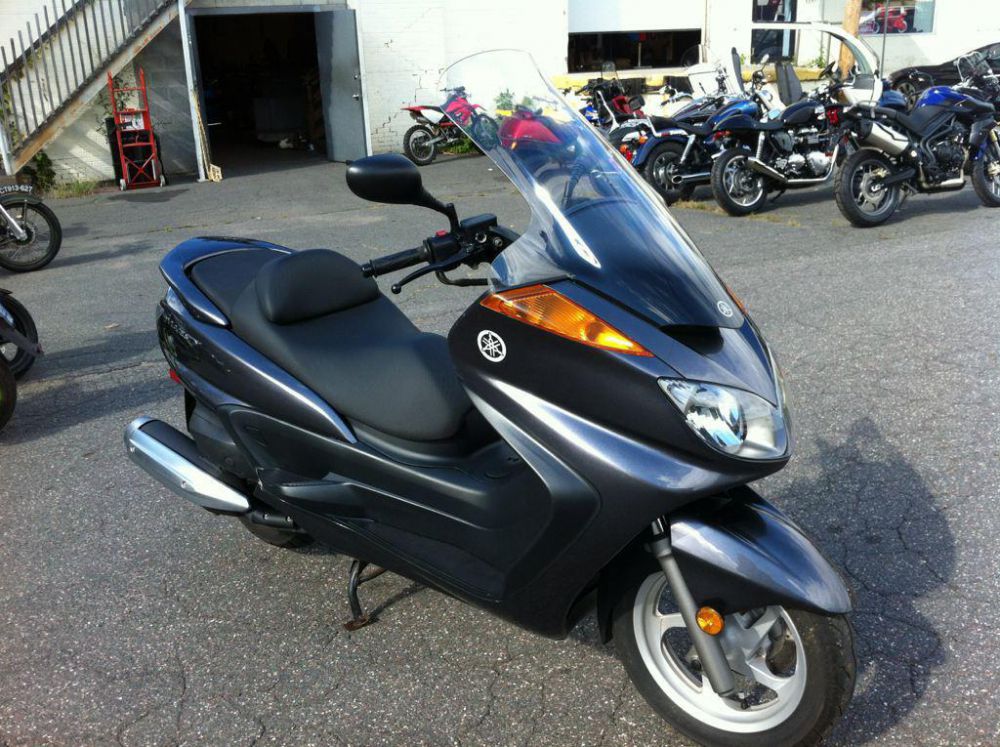 2005 yamaha majesty  scooter 