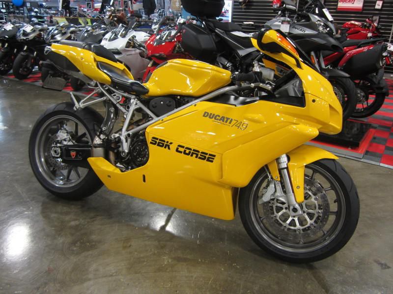 2005 Ducati 749 