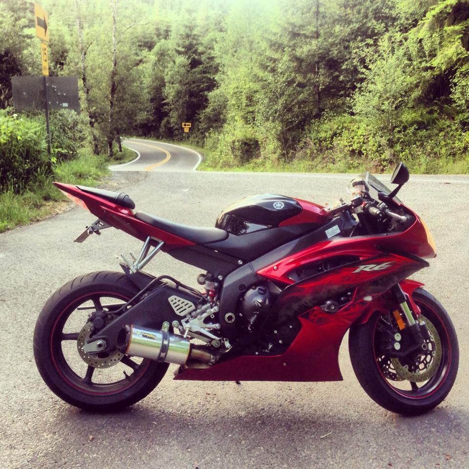 2011 yamaha yzf-r6  sportbike 