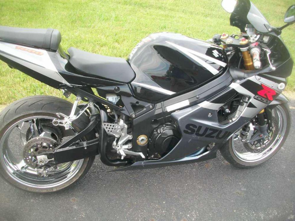 2004 suzuki gsx-r1000  sportbike 