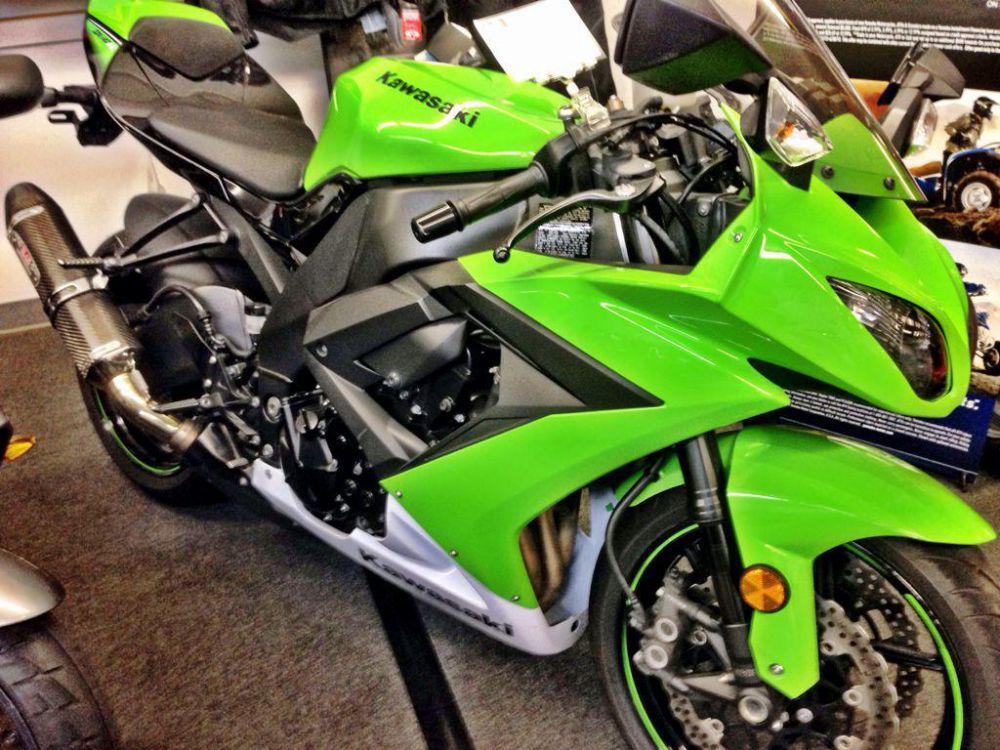 2010 Kawasaki Ninja ZX-10R Sportbike 
