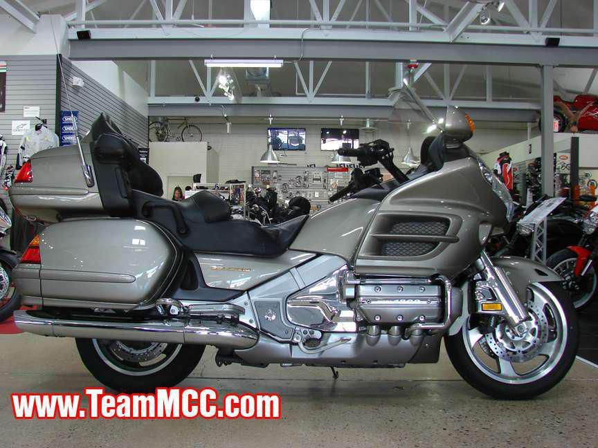 2002 honda gold wing  touring 