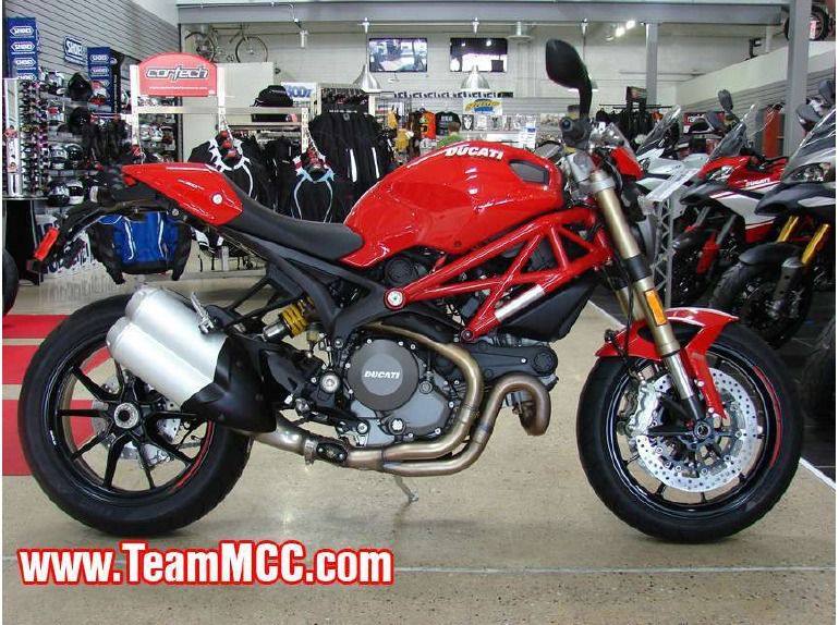2013 Ducati Monster 1100 EVO 