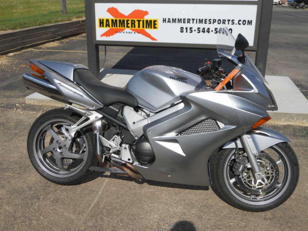 2005 honda interceptor 800  sportbike 
