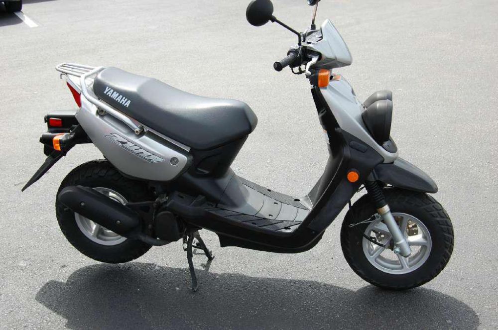 2004 Yamaha Zuma Scooter 