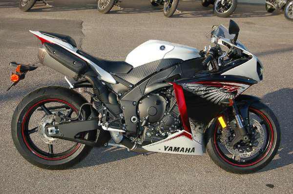 2012 yamaha yzf-r1  sportbike 