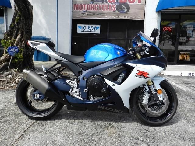 2011 suzuki gsxr 750  sportbike 