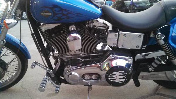 02 Harley Davidson Dyna Wide Glide Lots of Accessories