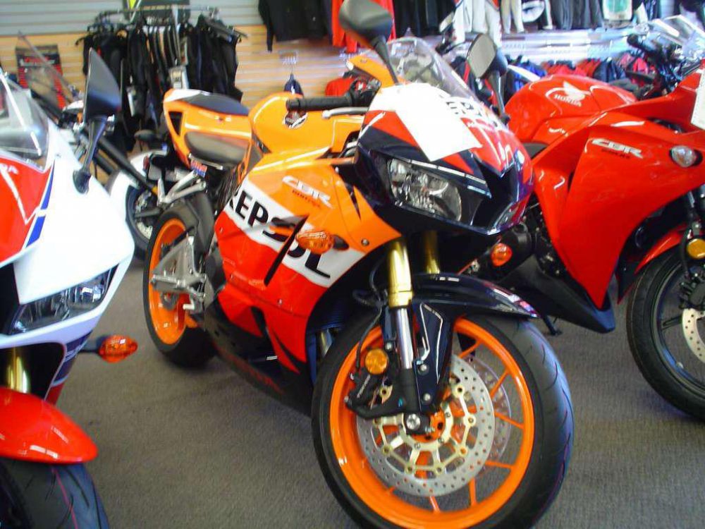 2013 honda cbr600rr  sportbike 
