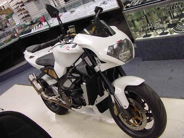 2004 APRILIA RSV 1000 R MOTORCYCLE RSV1000R