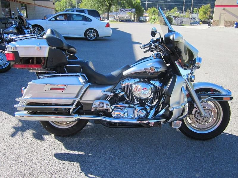 2003 Harley-Davidson FLHTCU Touring 