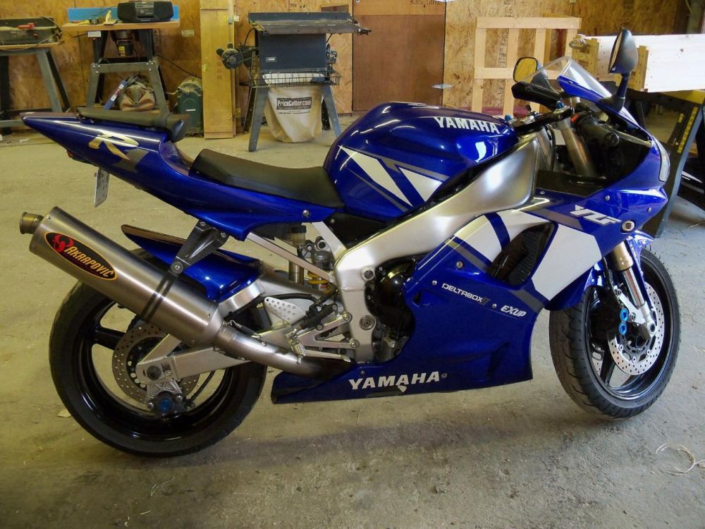 2001 yamaha yzf-r1  sportbike 