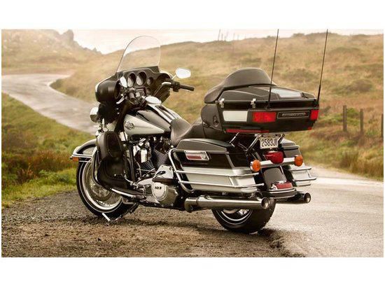 2013 Harley-Davidson FLHTCU Ultra Classic Electra Glide Cruiser 