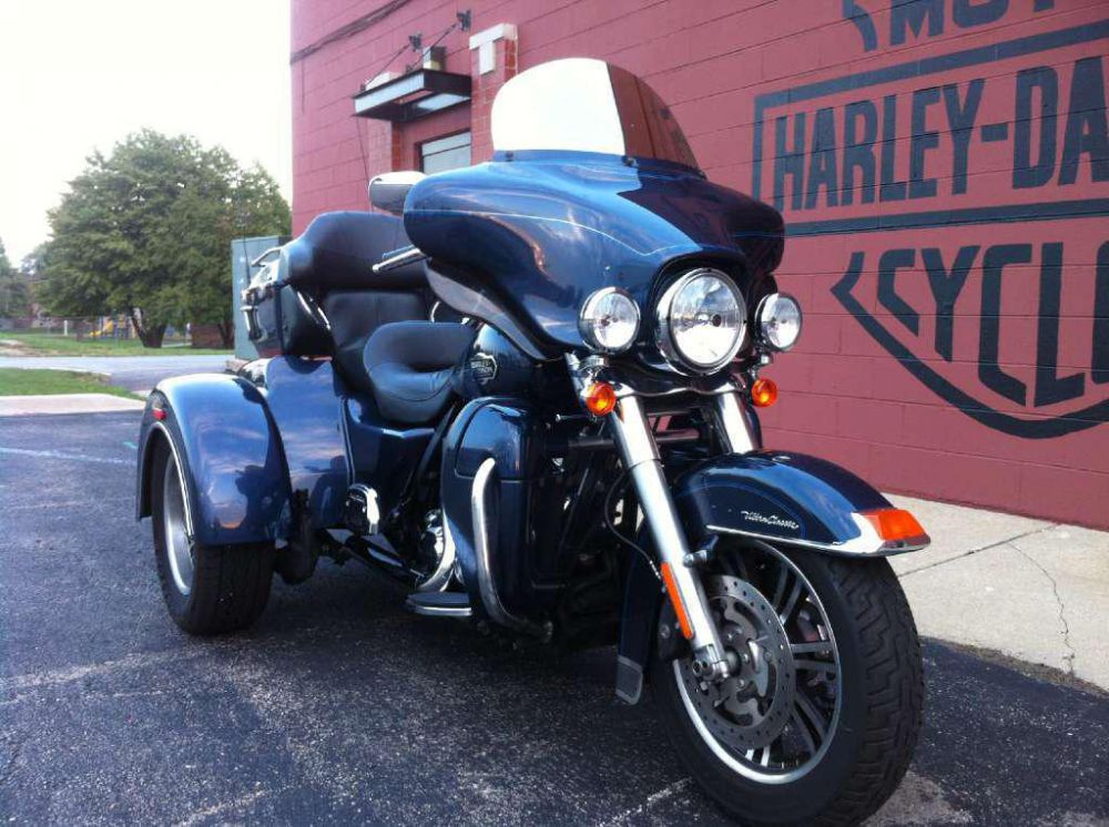 2009 Harley-Davidson FLHTCUTG Standard 