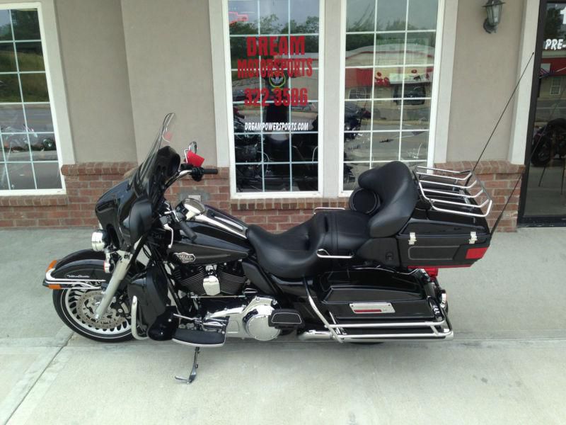 2011 Ultra Classic 3783 Miles FLAWLESS BEST DEAL ANYWHER $18500 STURGIS SPECIAL!, US $19,950.00, image 2