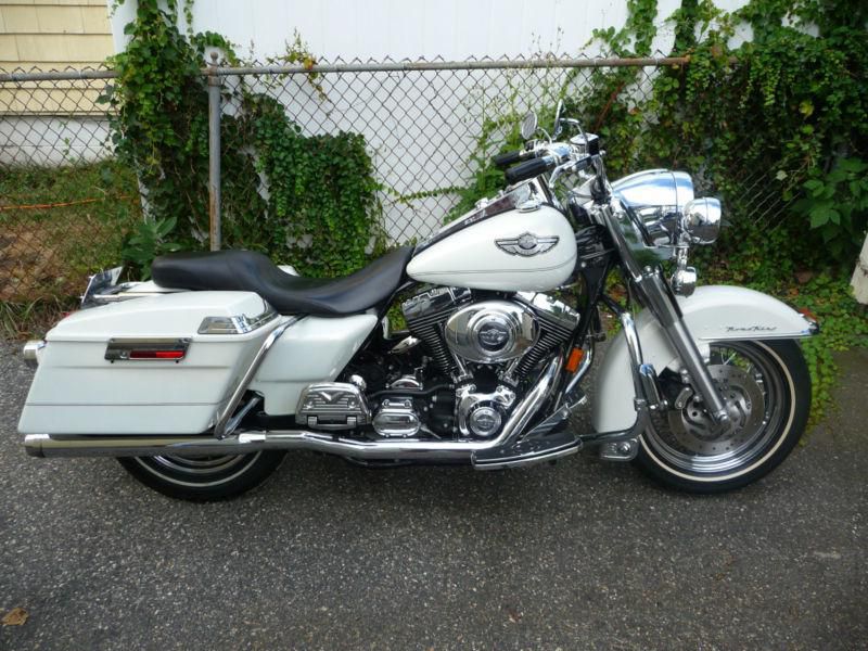***look!!! 2003 harley davidson road king with rhienhart true dual pipes!!!***