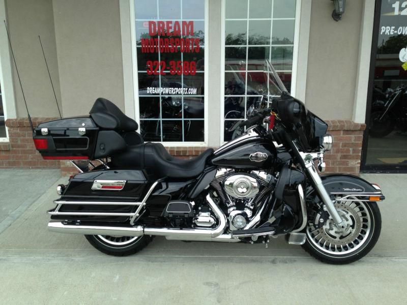 2011 Ultra Classic 2079 MILES FLAWLESS BEST DEAL ANYWHERE