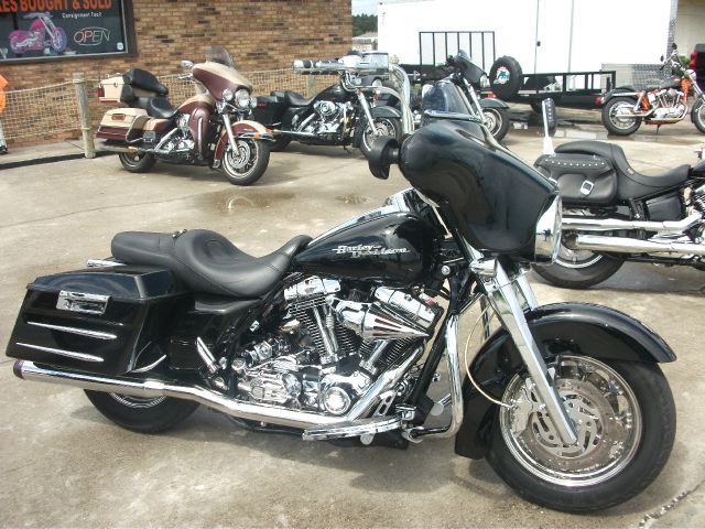 Used 2006 Harley Davidson Street Glide for sale.