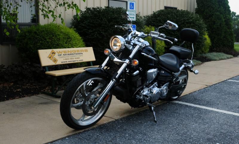 2010 yamaha raider s, black, 4413 miles, aftermarket pipes, very nice bike