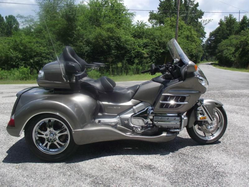 08 honda goldwing gl1800 navigation model roadsmith trike with running boards