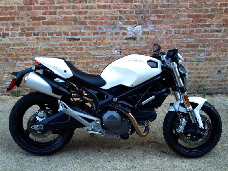 2013 Ducati Monster 696 Sportbike 
