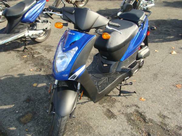 2013 Kymco Agility 50cc scooter