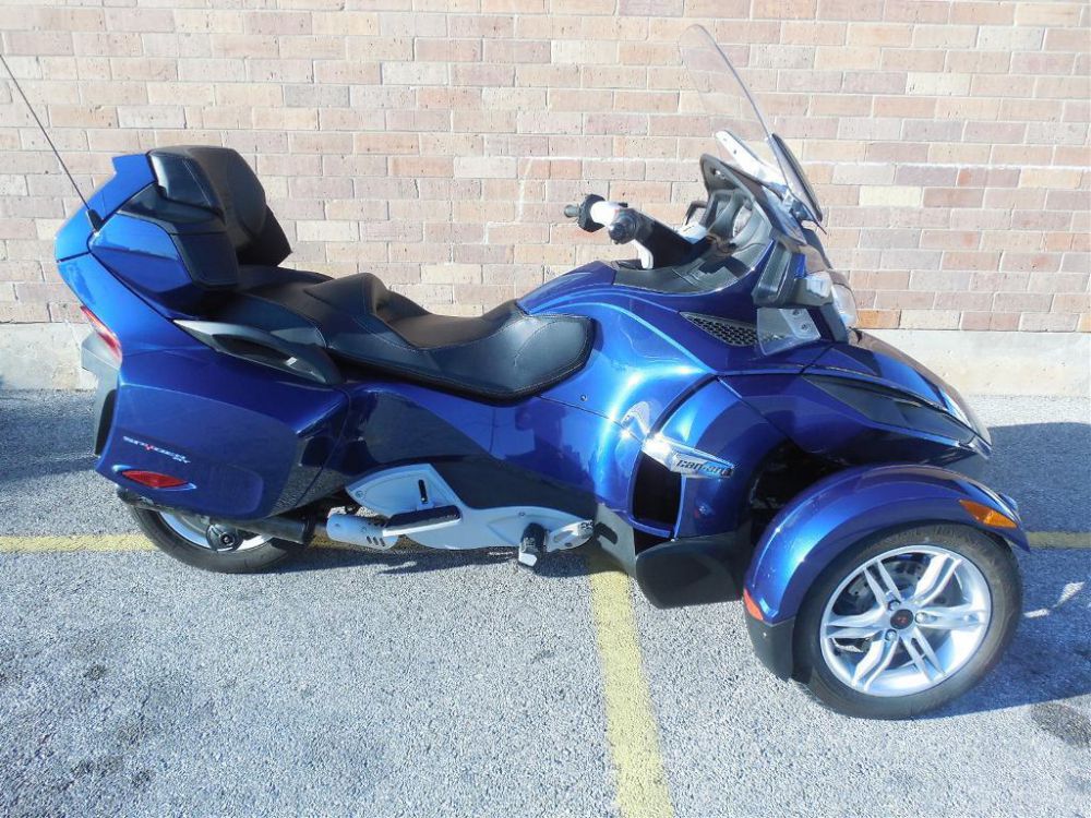 2011 Can-Am Spyder RT Audio & Convenience SM5 Touring 