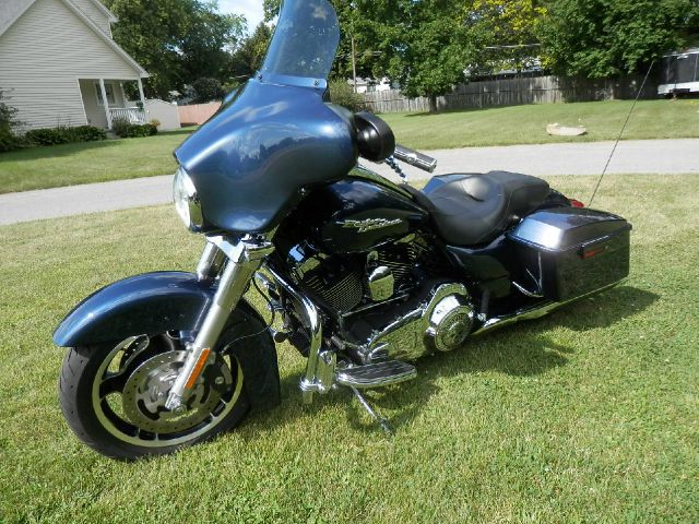 Used 2009 Harley Davidson Streetrglide for sale.