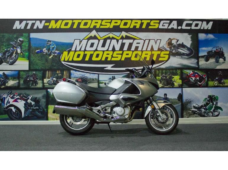 2010 honda nt700v  sport touring 