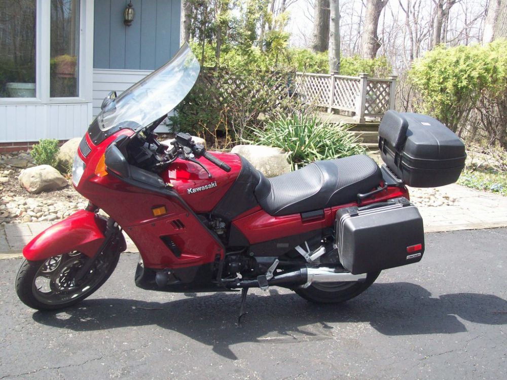 2003 Red Kawasaki Concours ZG1000 with Extras