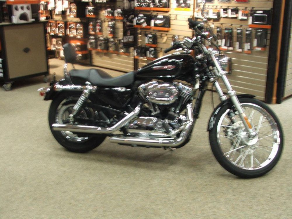 2010 Harley-Davidson XL 1200C Sportster 1200 Custom Cruiser 