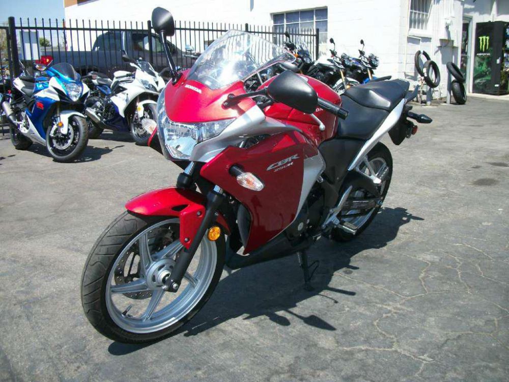 2011 honda cbr250r  sportbike 