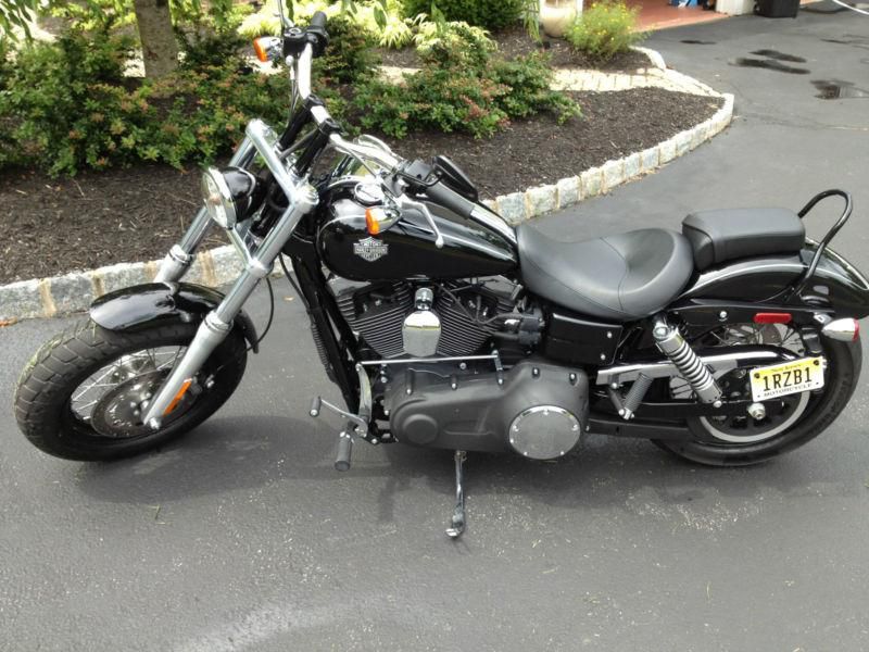 Harley Dyna Wide Glide MINT and priced to sell fast! 1400 miles!