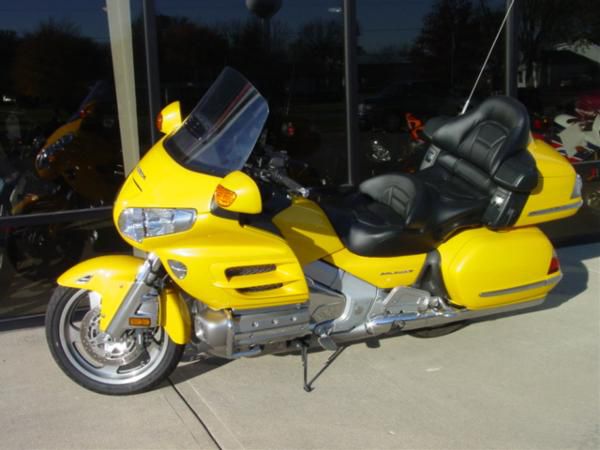 2010 honda gold wing audio comfort (gl18hpm)