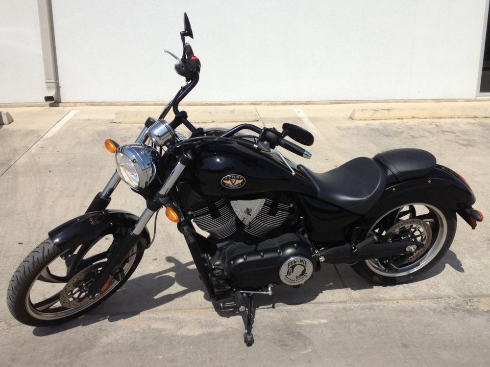 2010 Victory Vegas 8 BALL Standard 