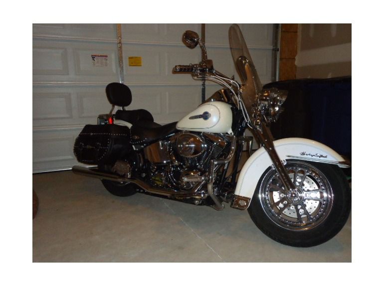 2004 Harley-Davidson Heritage Softail CLASSIC , $12,300, image 1
