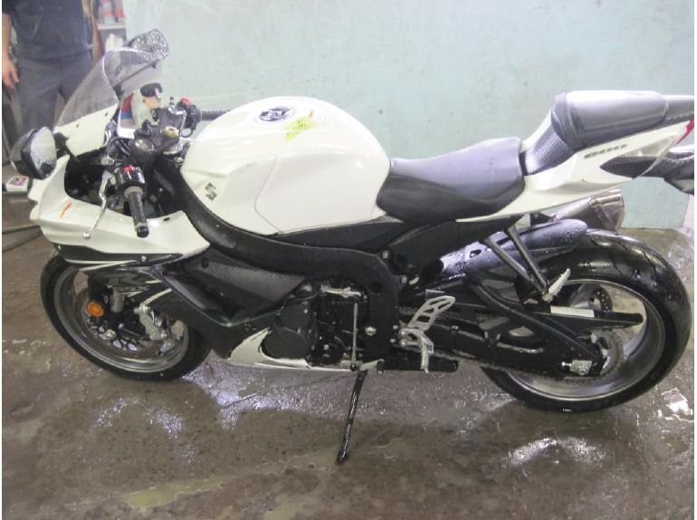 2011 Suzuki GSX-R600 , $7,070, image 2