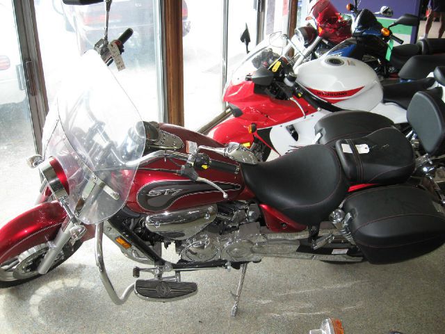 New 2010 HYOSUNG ST7 for sale.