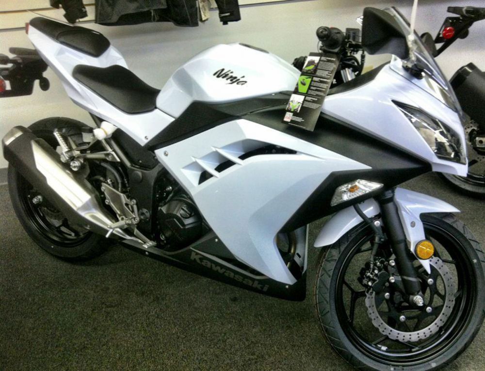2013 kawasaki ninja 300  sportbike 